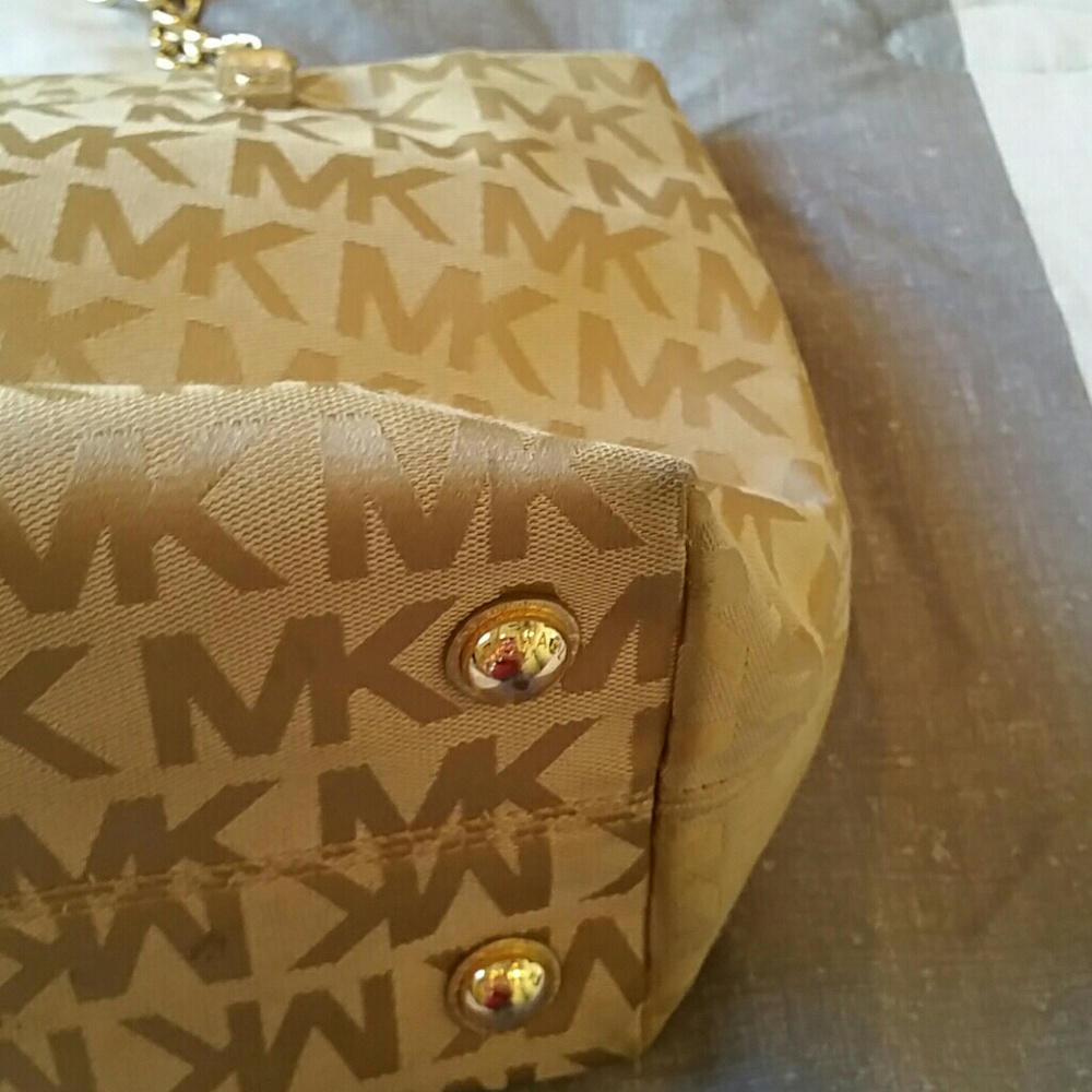 Gold Michael Kors Initial zip up tote - Picture 4 of 6